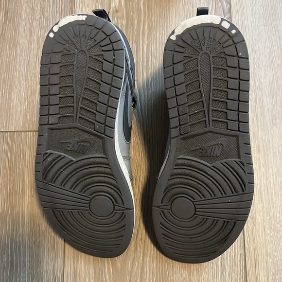 Jordan Flyease High-Top Sneakers - Grey on Gray - Picture 3 of 5